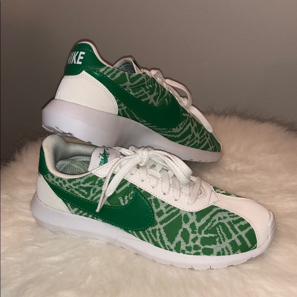 NIKE roshe LD